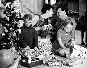 Unwrap: FAMILY XMAS PRESENTS