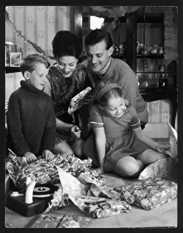 Unwrap: FAMILY XMAS PRESENTS