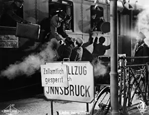 Liebe: Farewell scene at the train station