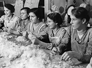 Plucking: Farm workers in German Mokra, 1936