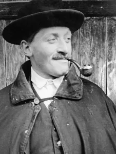 Smokes: Farmer with a pipe, 1939