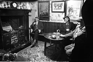 Pint: Farmers in old pub. Herefordshire