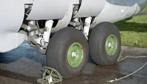 Undercarriage: Farnborough 92 - An-72P - Red 07