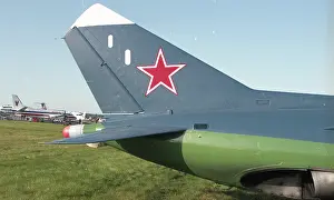 Exhaust: Farnborough 92 - Yak-38M - Yellow 38