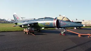 Rossii: Farnborough 92 - Yak-38M - Yellow 38