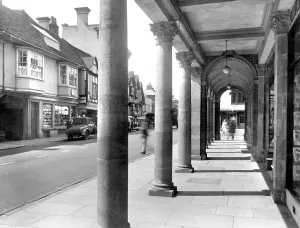 Farnham: Farnham, the Colonnade 1936