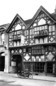Farnham: Farnham, The Spinning Wheel 1913