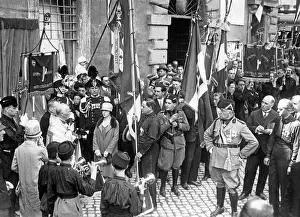 Marry: Fascist wedding in a street in Rome, 1927