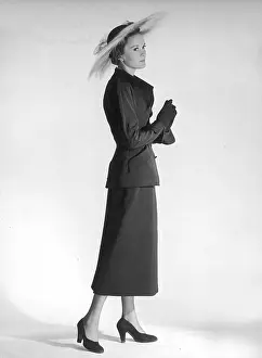 Feathery: FASHION 1940S
