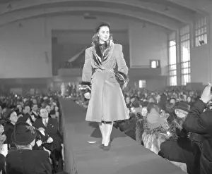 Casually: Fashion show - model - cat walk