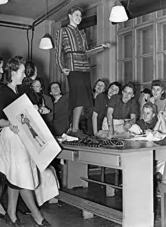 Schoolgirls: Fashion school in Germany, 1941