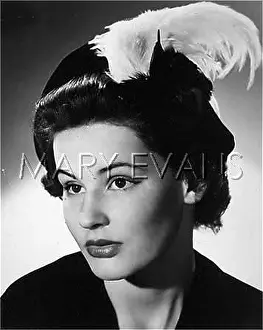Discreet: FASHIONABLE 1950S HAT