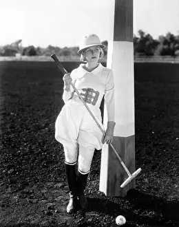 Ov201912: Fashionable polo player
