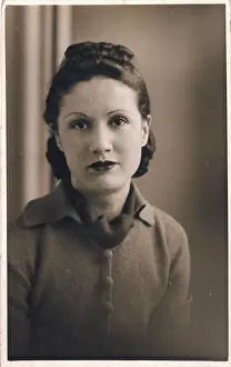 Eyebrow: Fashionable young lady