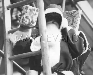 Sackful: FATHER CHRISTMAS/LADDER