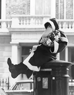 Armful: FATHER CHRISTMAS/POSTBOX