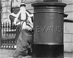 Sackful: FATHER CHRISTMAS/POSTBOX
