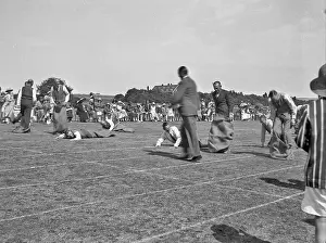 Seaford: Fathers sack race in Seaford