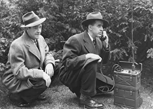 Stakeout: FBI agent with an huge portable phone during ?