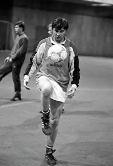 Kyiv: FC Dynamo Kyiv defender Anatoliy Demyanenko training, 1990