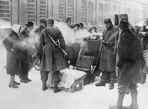 Needy: Feeding the poor by soldiers in Vienna, 1929