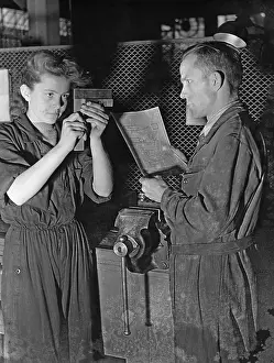 Apprentice: Female apprentice in shipbuilding in Danzig, 1942