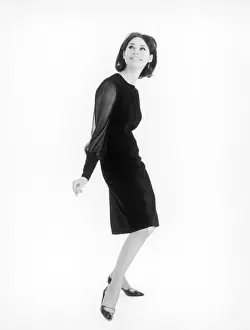 Clicking: FEMALE MODEL