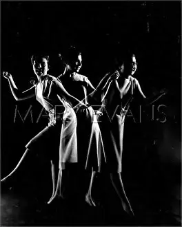 Strobe: FEMALE MODEL