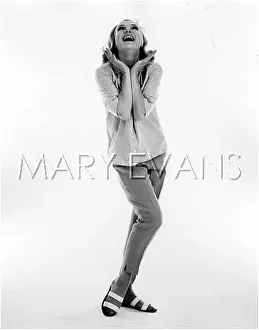 Sandles: FEMALE MODEL