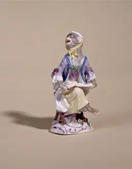 Meissen: Female monkey singing
