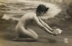 Crouches: FEMALE NUDE 1920'S