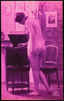 Tint: Female Nude - Gramophone