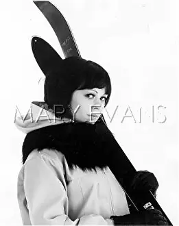 Skiwear: FEMALE SKIWEAR MODEL