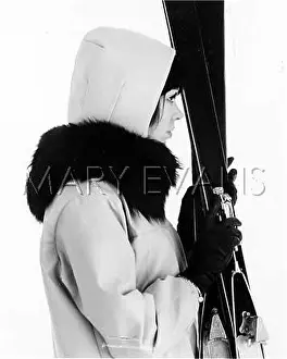 Skiwear: FEMALE SKIWEAR MODEL