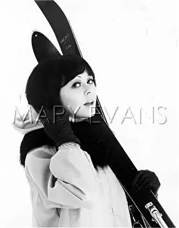 Skiwear: FEMALE SKIWEAR MODEL