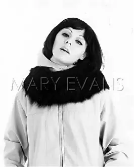Skiwear: FEMALE SKIWEAR MODEL