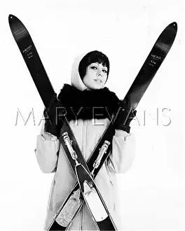Skiwear: FEMALE SKIWEAR MODEL