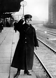 Signaling: A female station master in wartime