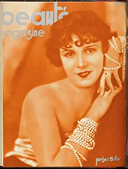Wrists: FEMALE TYPE / BEAUTE