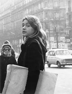 FEMALE TYPE/PARIS GIRL
