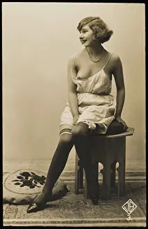 FEMALE TYPE/SLIP 1920