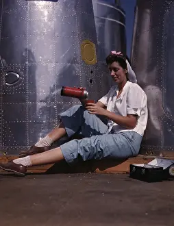 Packed: Female worker enjoying lunch at the Douglas