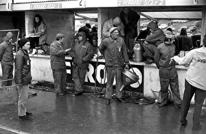 Refuel: Ferrari mechanics, Brands Hatch, England