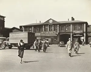 Berenice: ferries - commuters - transportation - NYC