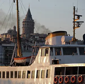 Eminonu: Ferry, Eminonu, Istanbul, Turkey