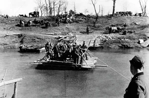 Raft: Ferry service on the Eastern Front, 1942