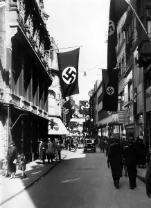 Menswear: Festive decorations in Cologne for the Reichstag electio