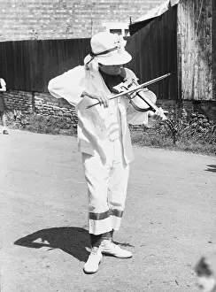 Bampton: FIDDLE PLAYER