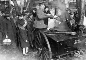 Costs: Field kitchen in Berlin during the Great Depression, 1931