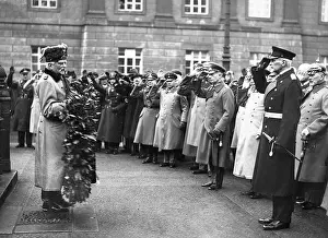 Hasse: Field Marshal von Mackensen with wreath in Berlin
